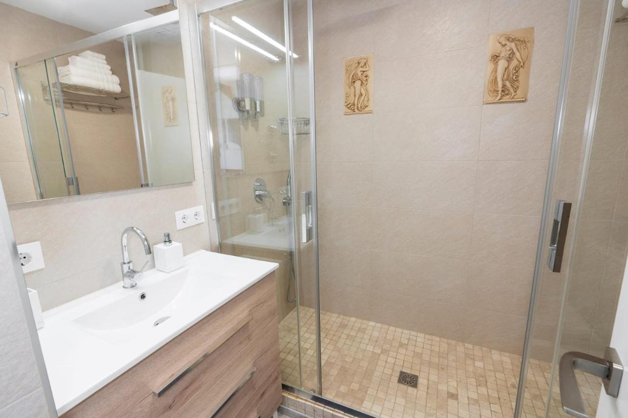 El Estudio De La Playa Benalbeach New 1Bd, Piscinas, Playa Y Vistas Al Mar Ref504 Benalmadena Exterior photo